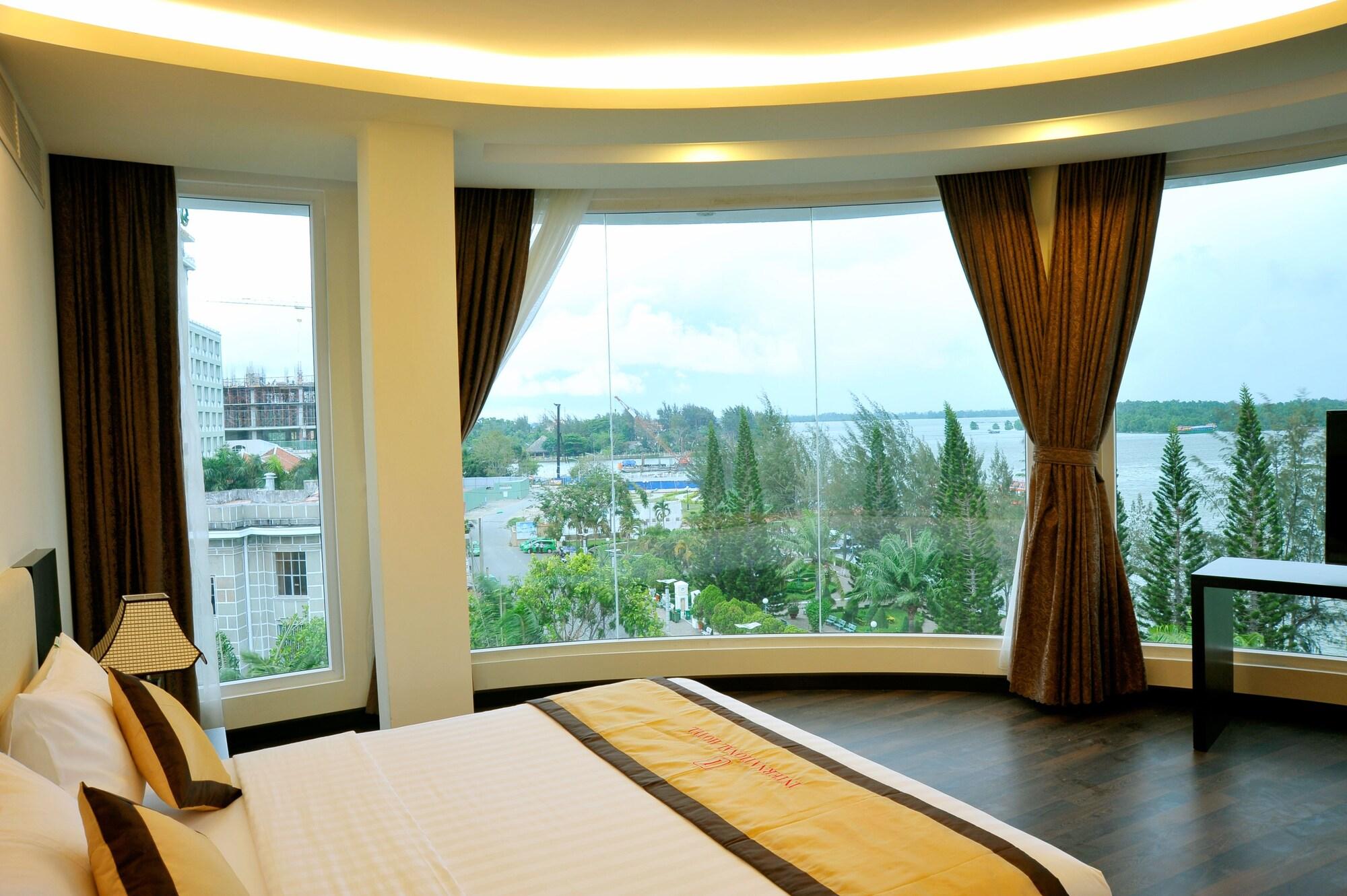 International Hotel 3*