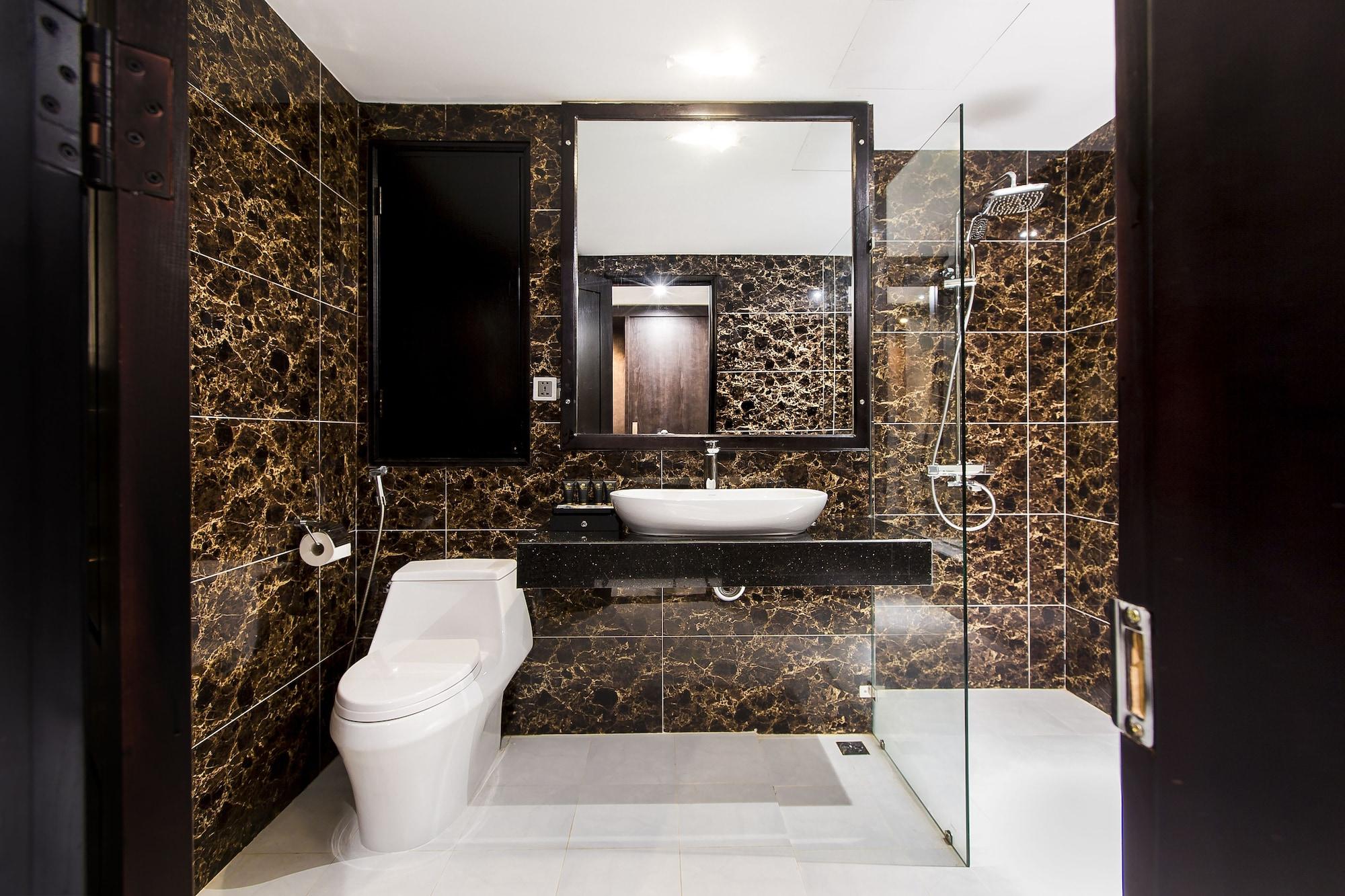 Royal Quang Binh Hotel 4*