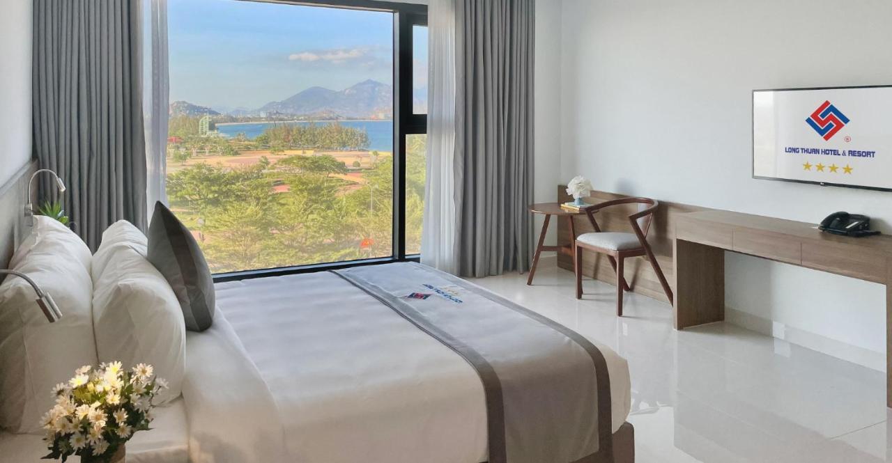 Long Thuan & 4*