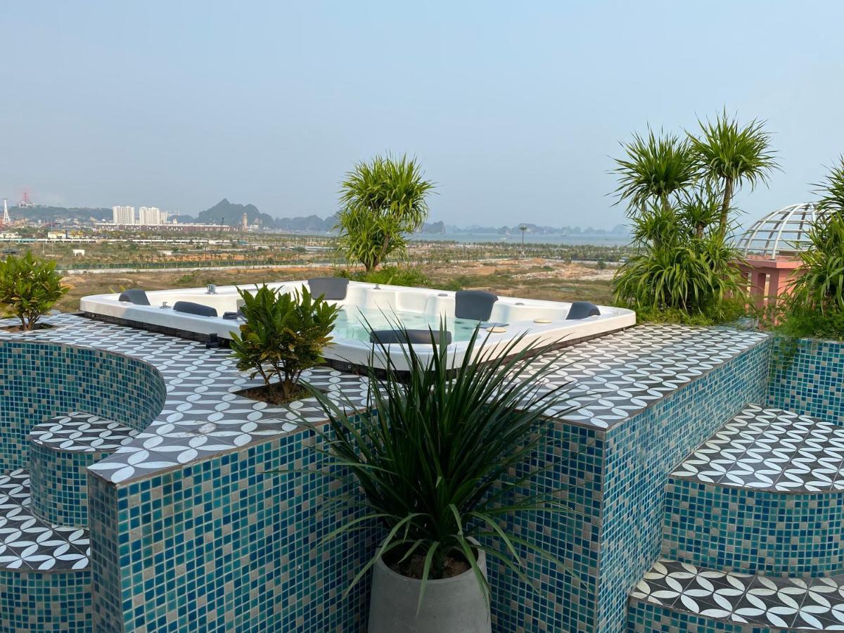 Hotel The Secret Halong