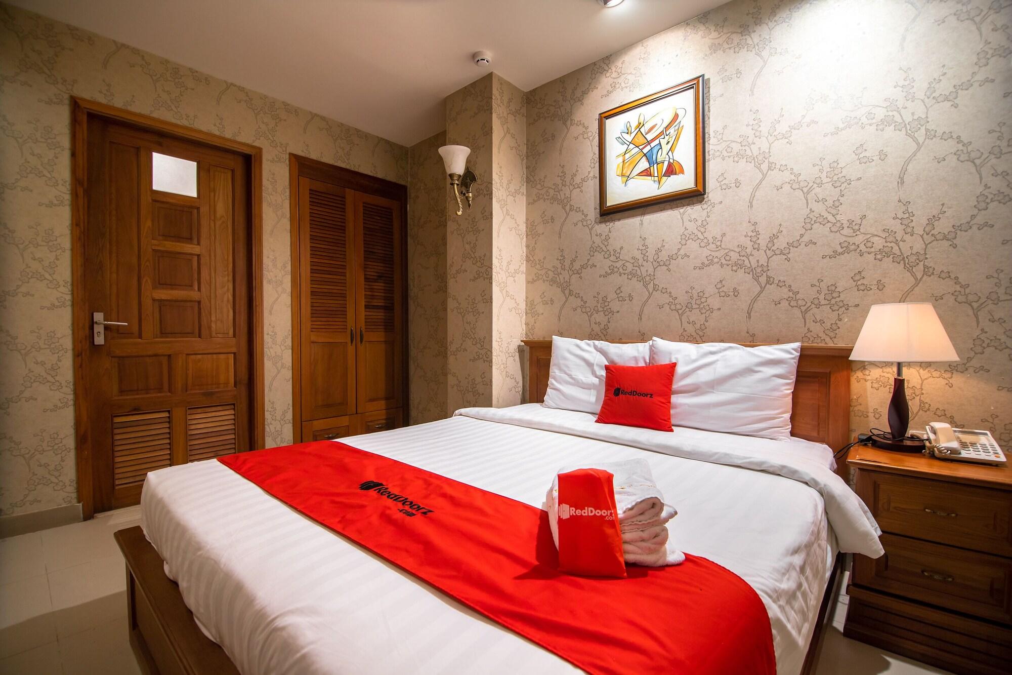 Hotel Reddoorz Premium White Lion