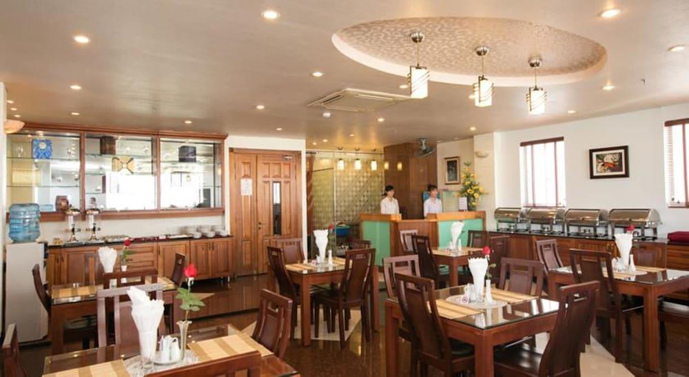 Reddoorz Premium White Lion Hotel