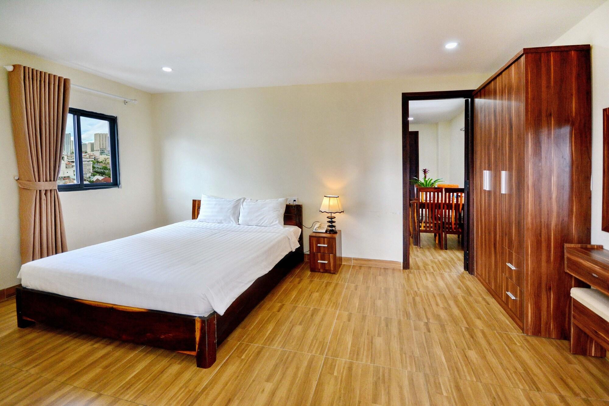 Harvey & Hotel Nha Trang