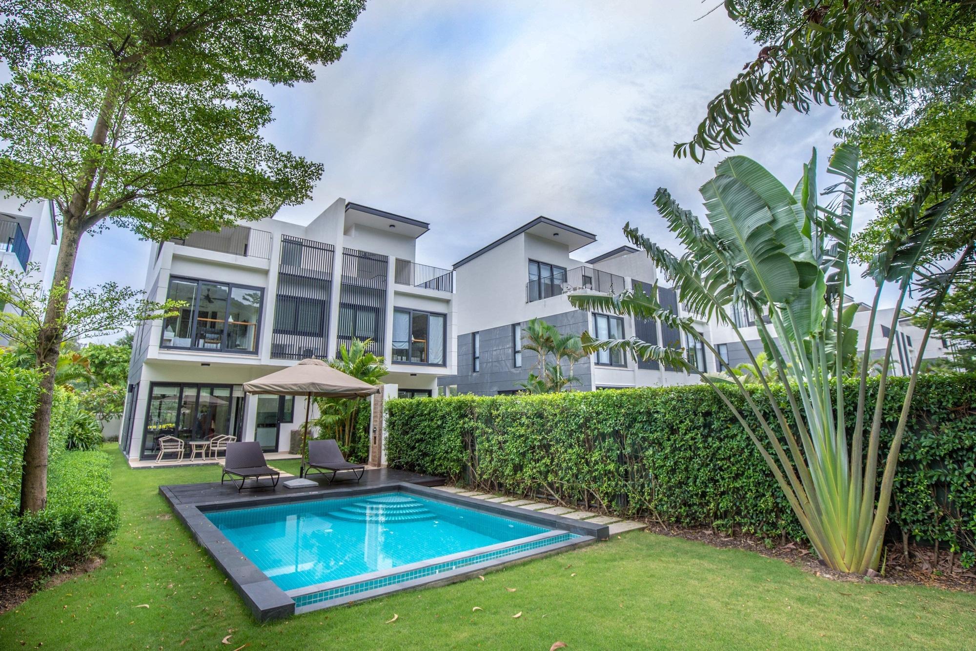 Khu nghỉ mát Laguna Parkside Residences 4*