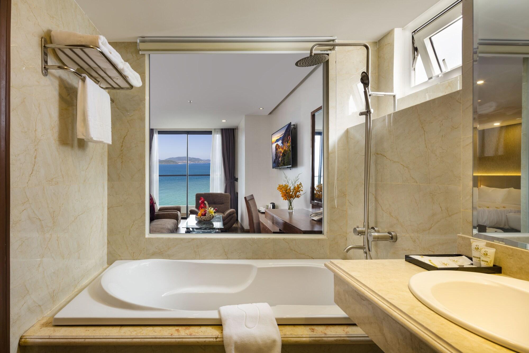 Sea Pearl Hotel 4*