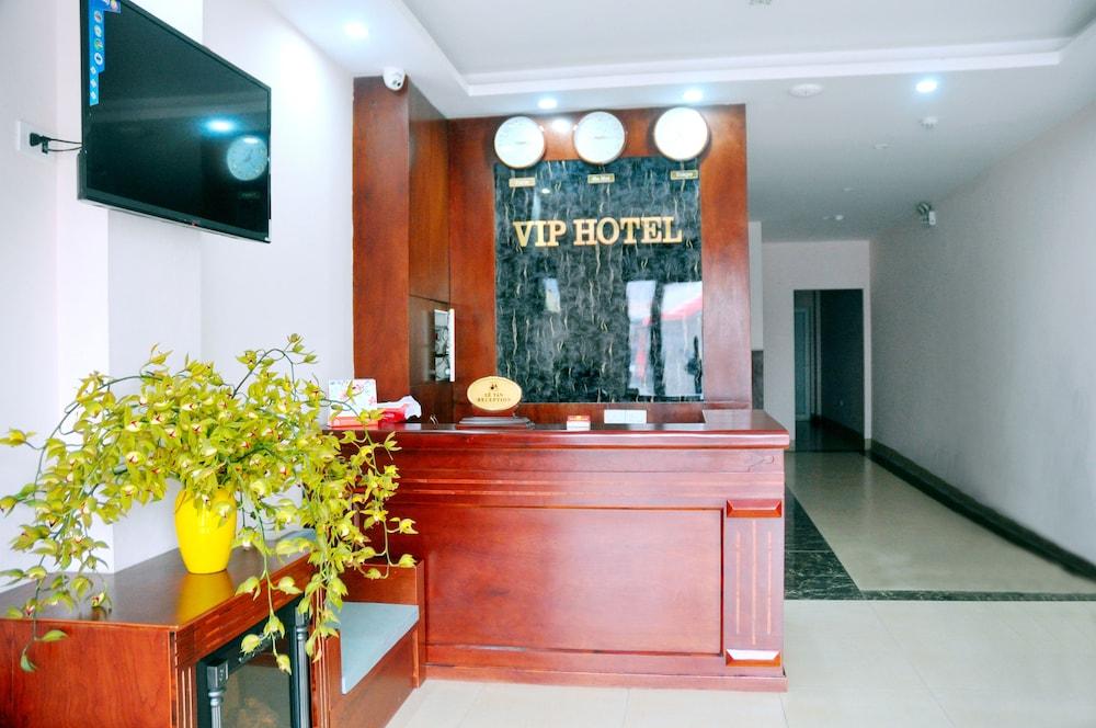 Vip Hotel 3*