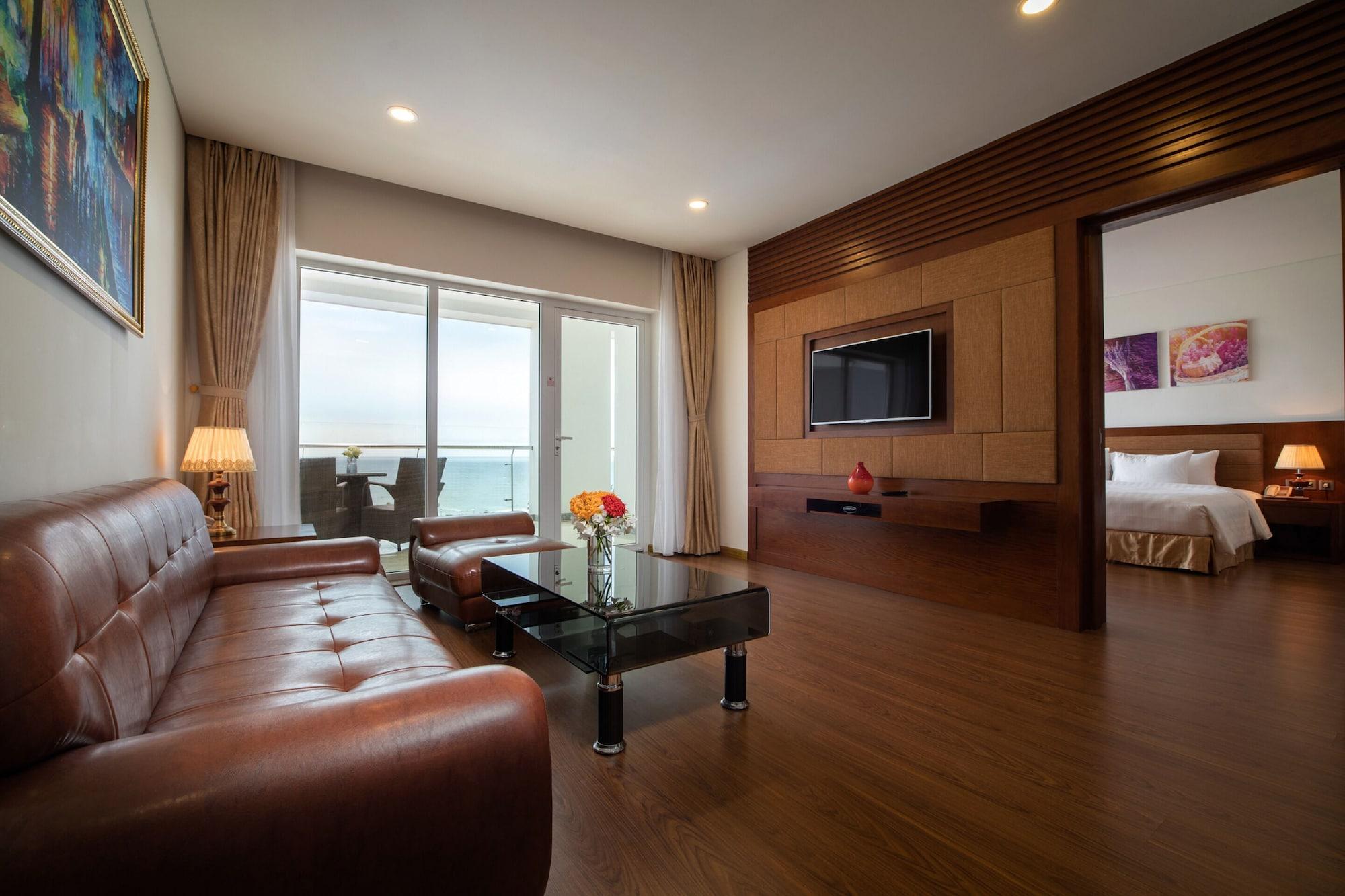 Gold Coast & Dong Hoi