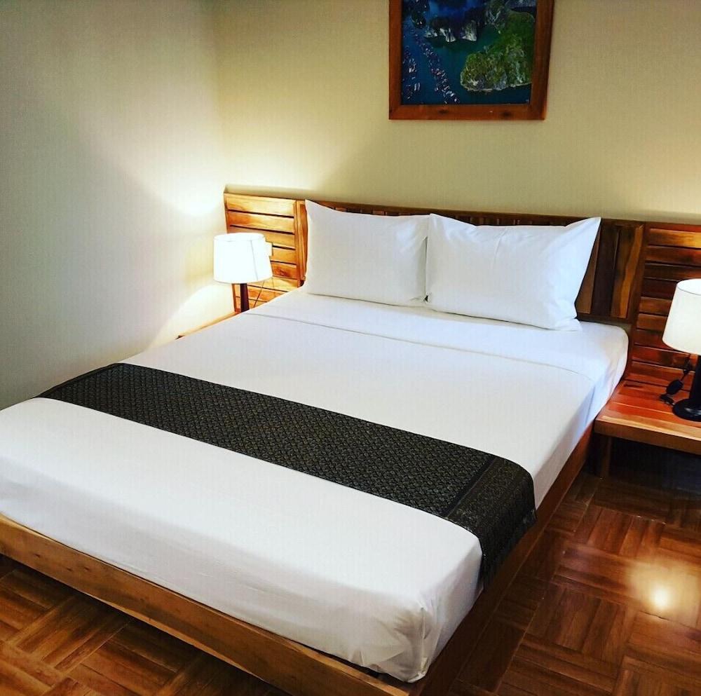 Golden Daisy Phu Quoc