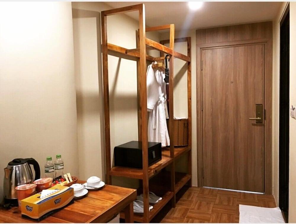 Golden Daisy Hotel 3*