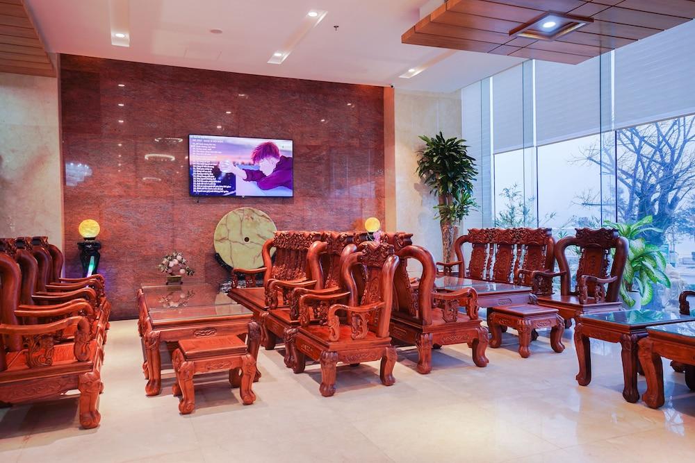 Hotel Vinh Hoang 4*