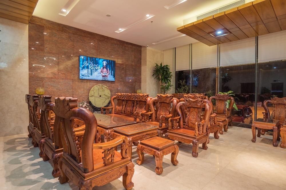 Hotel Vinh Hoang 4*