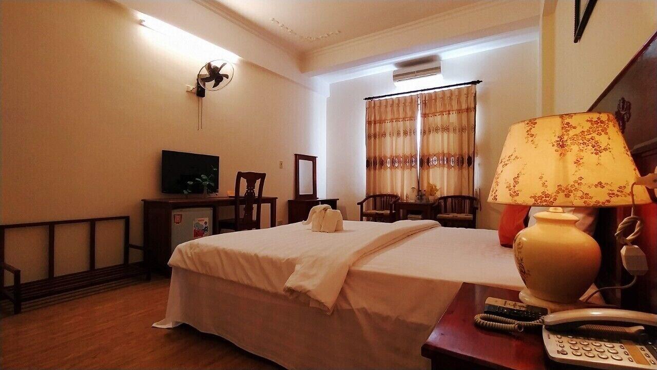 Yen Nhi 3*