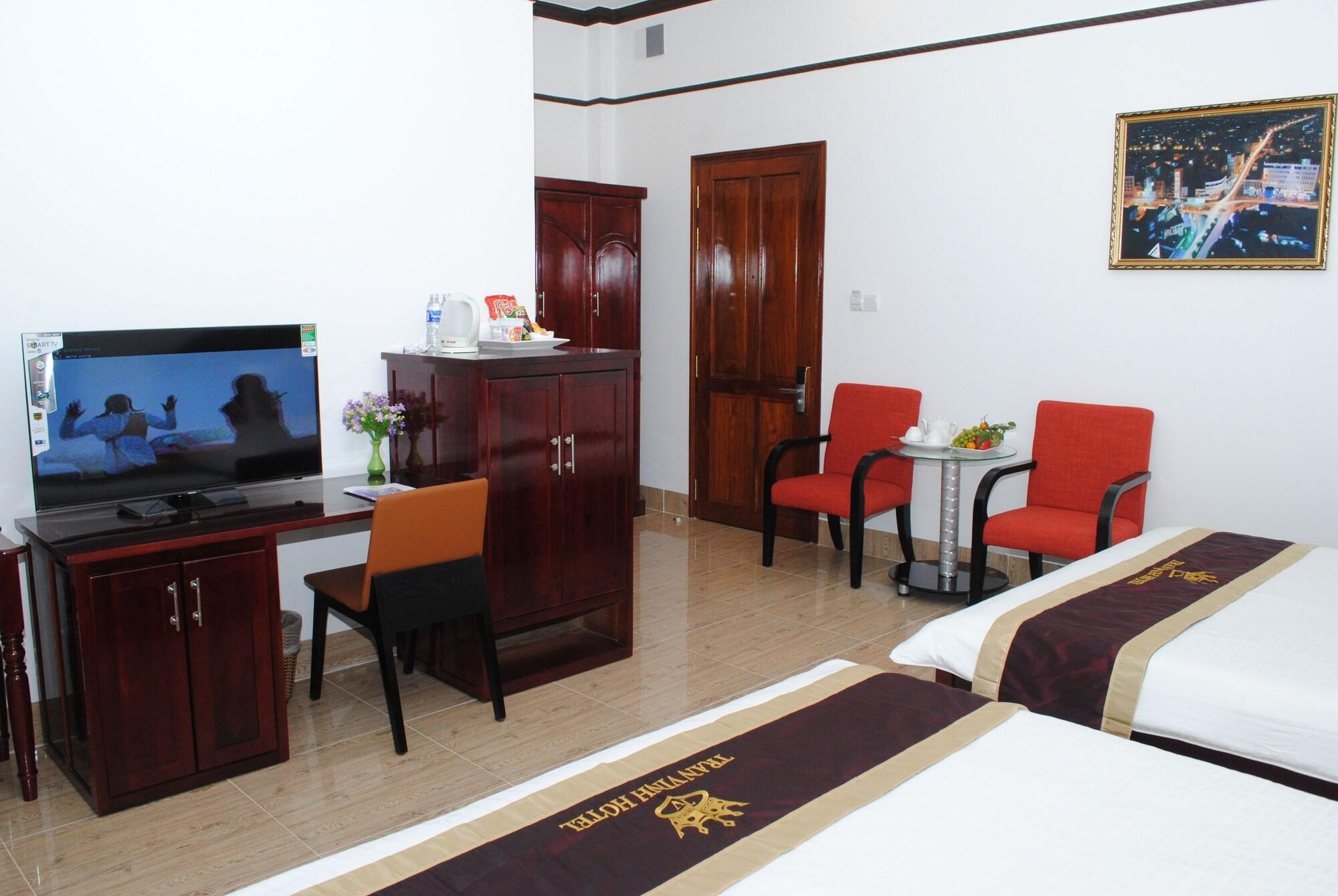 Khách sạn Trần Vinh