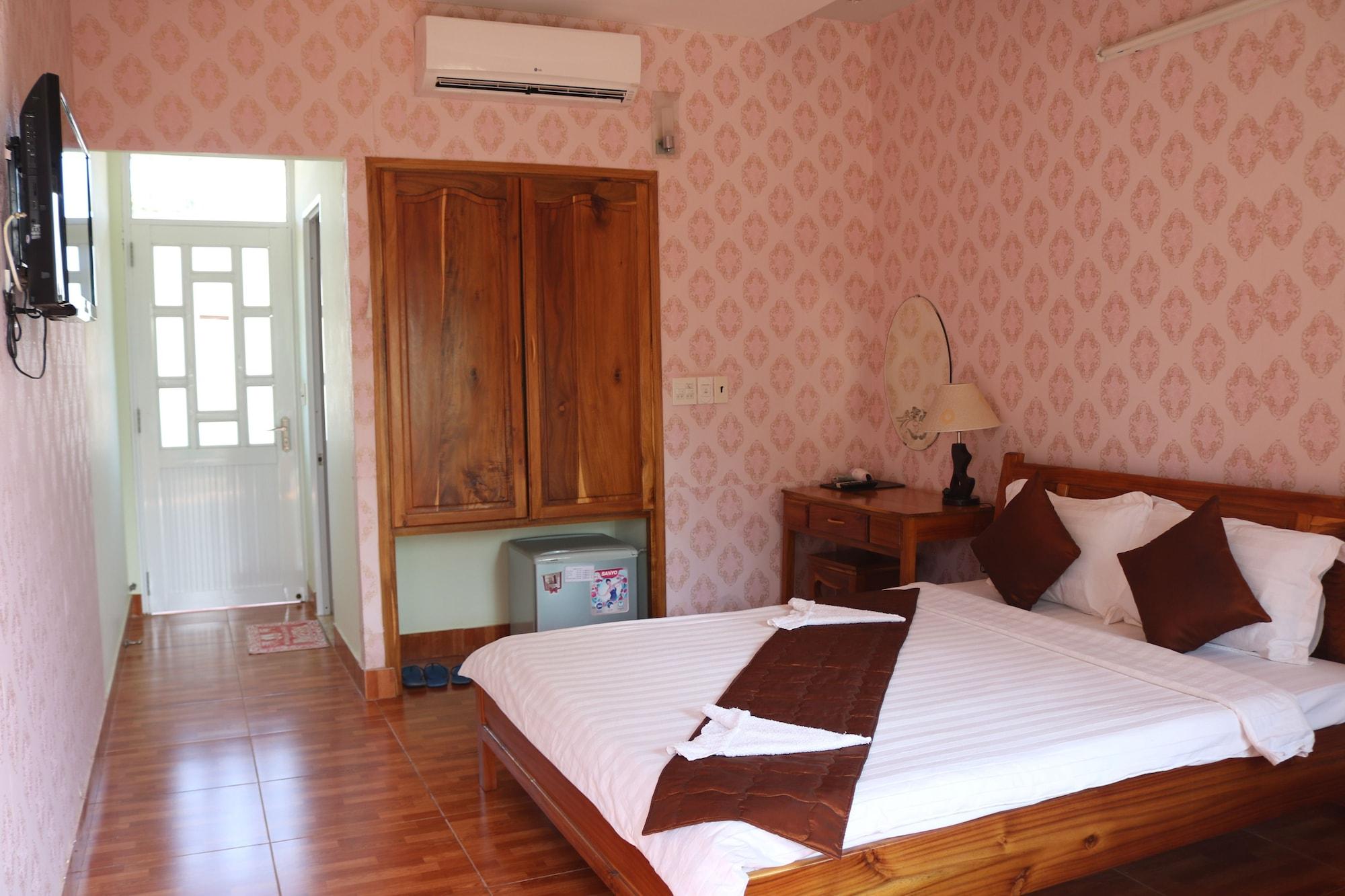 Sunrise Village 2*