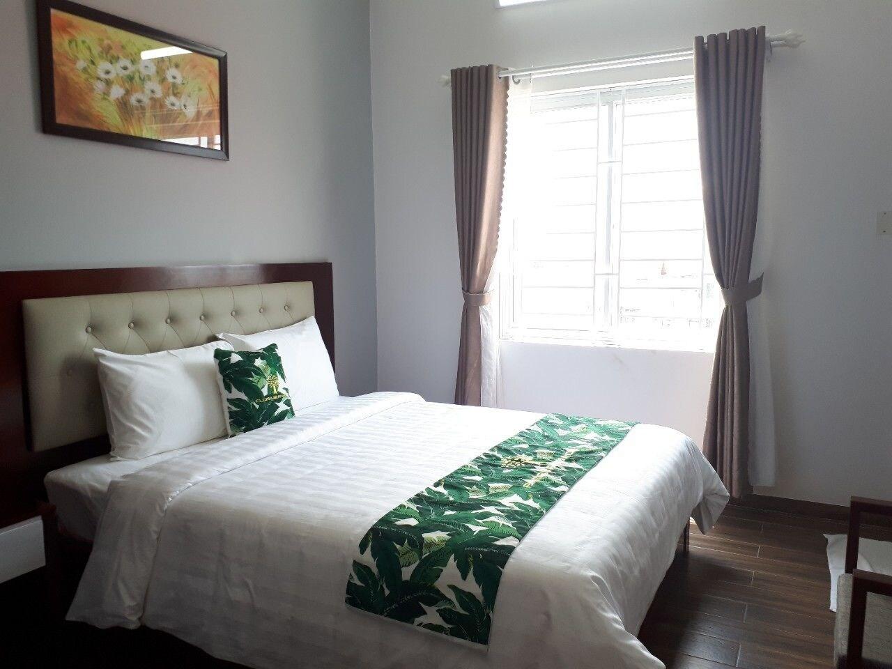 Flora Hotel