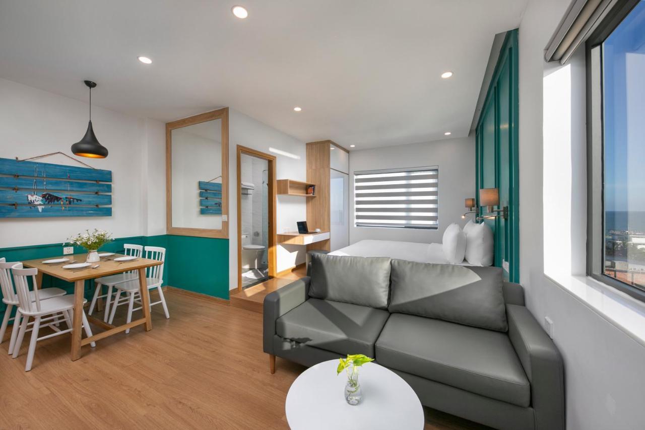 Dolphin And Aparthotel