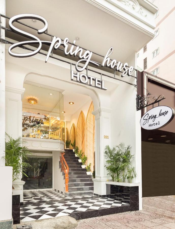 Spring House 3*