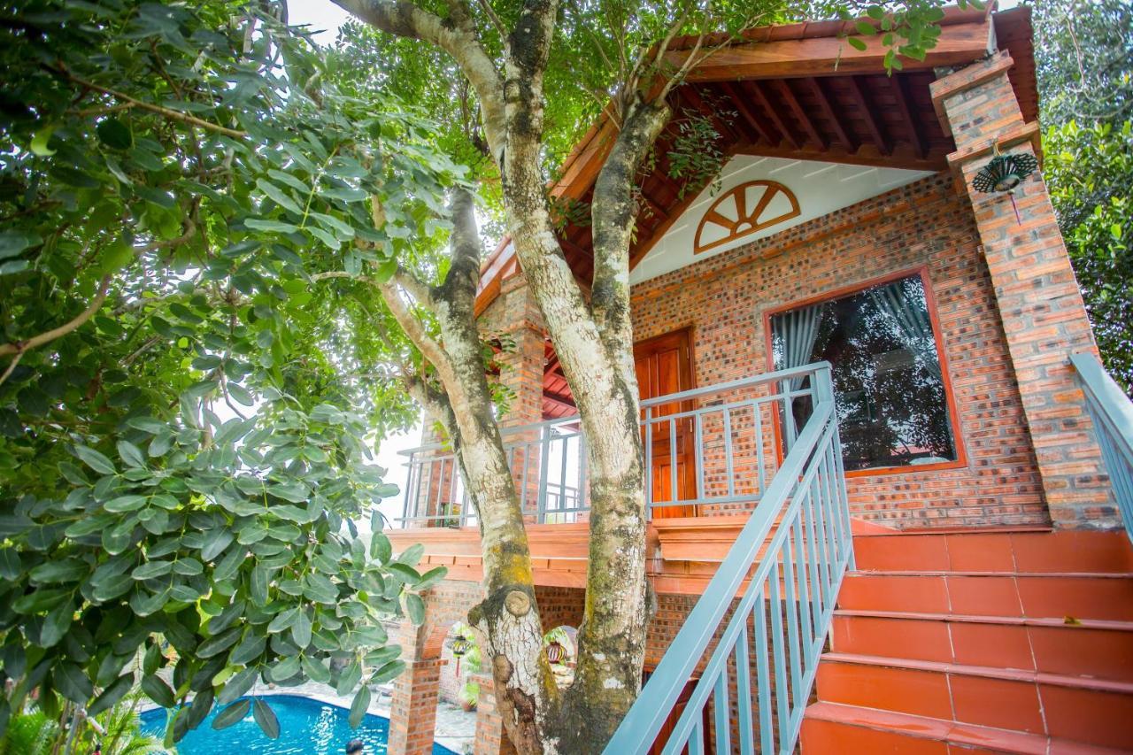 Mountain View & Restaurant * Ninh Binh
