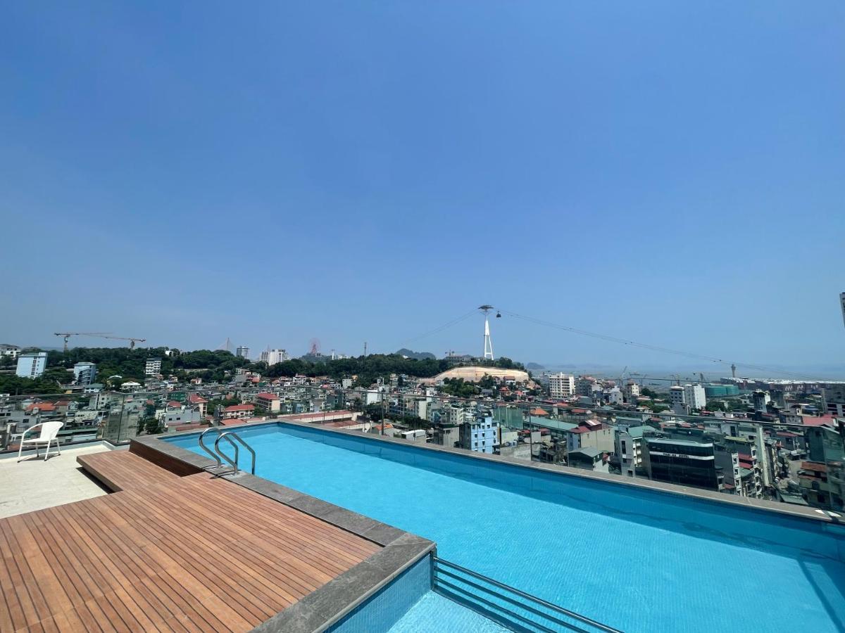 The Light Hotel 3*