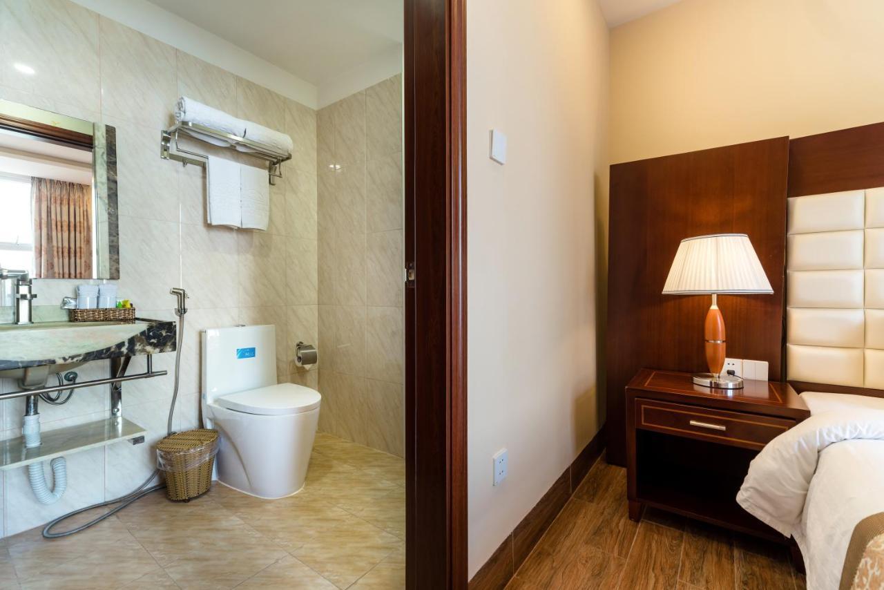 Nhat Minh And Hotel