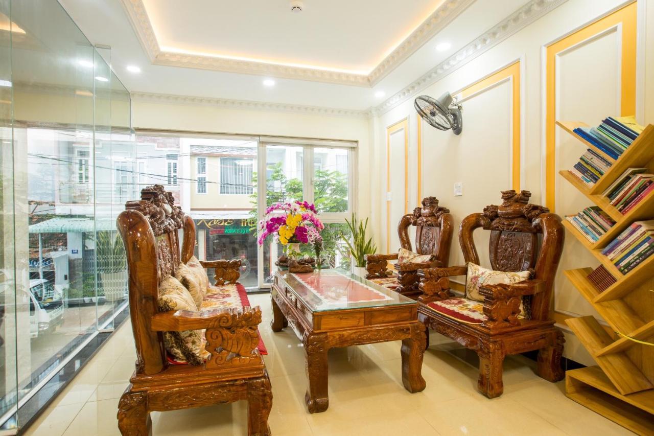 Khách sạn Th Quy Nhơn