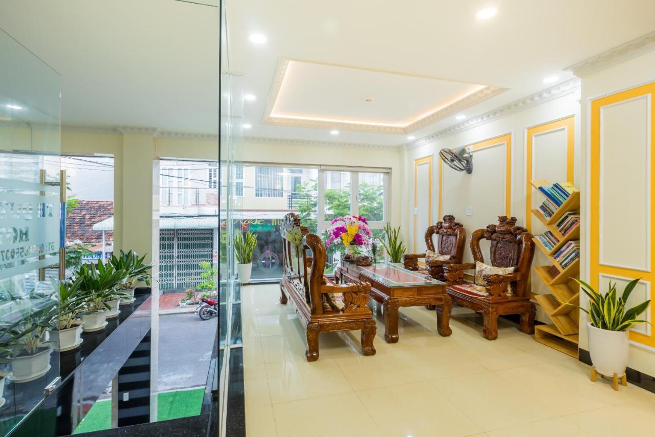 Khách sạn Th