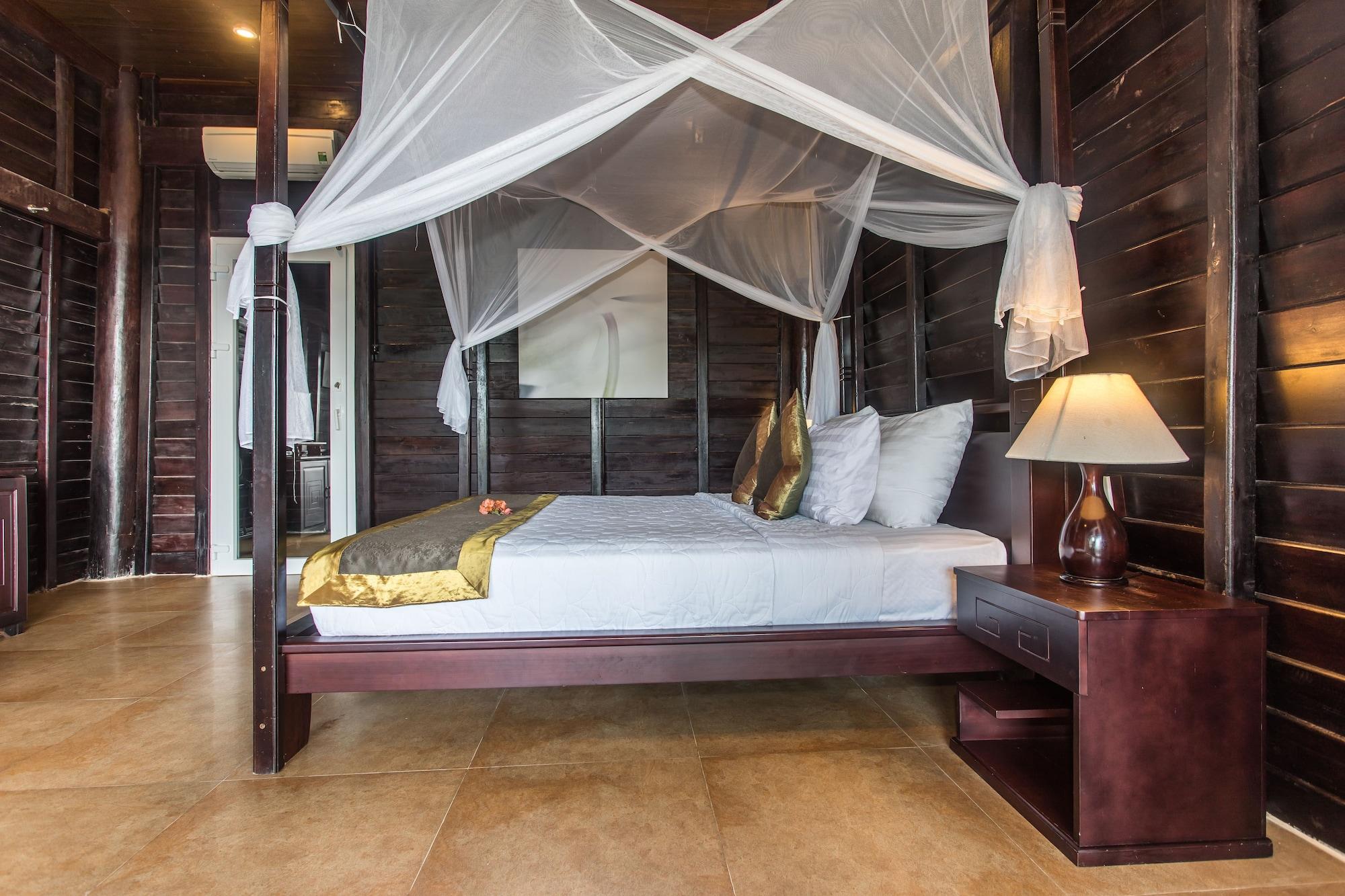 Sea Sense Resort 4*