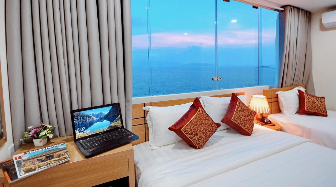Iridescent Clouds -may Ngu Sac Hotel Nha Trang