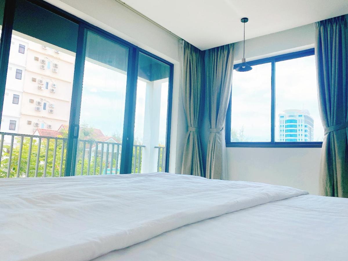 Light House Hostel *
