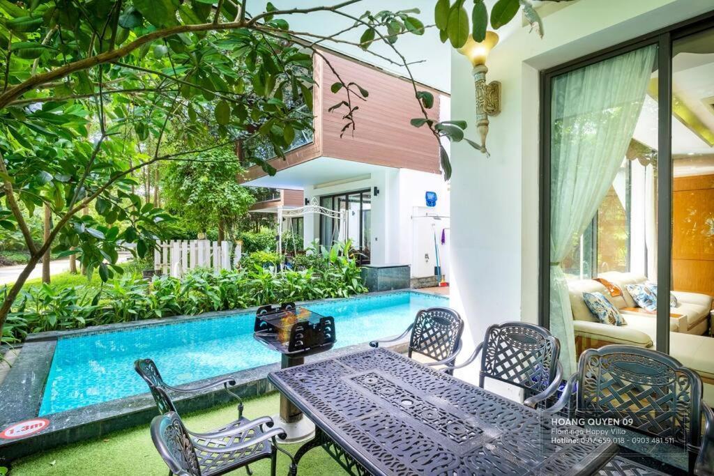 Hoàng Quyên 9 Flamingo đại Lải