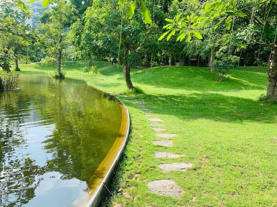 Hoàng Quyên 9 Flamingo đại Lải *