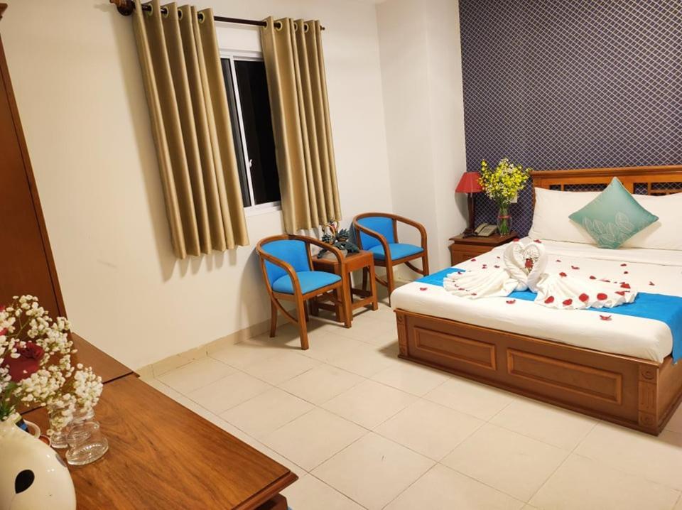 Hồng Hạc Khách sạn 2*