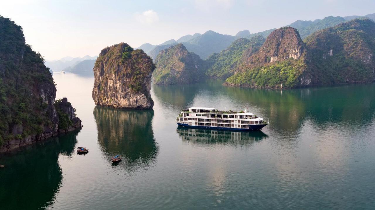 Mon Cheri Cruises  5*