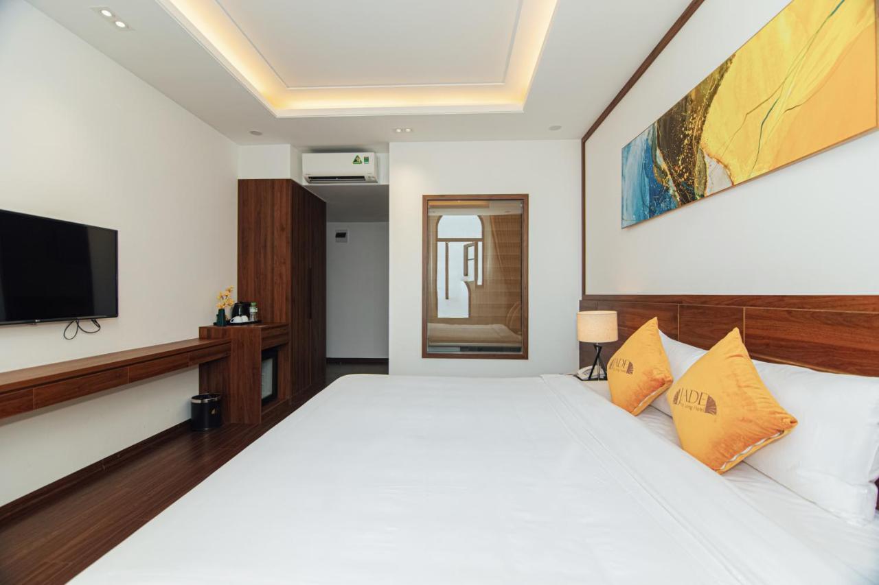 Jade Hotel