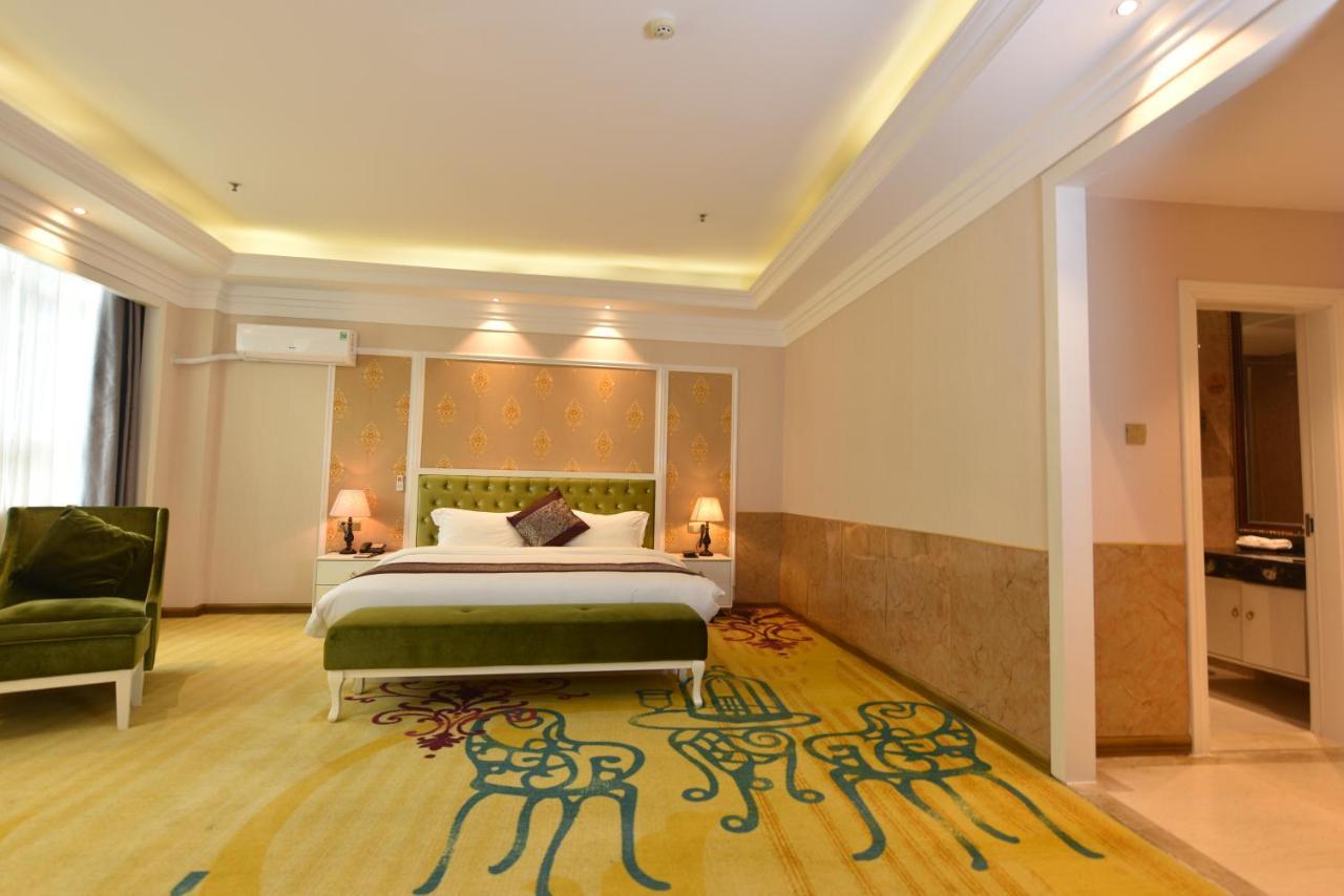 Hong Grand Hotel 5*
