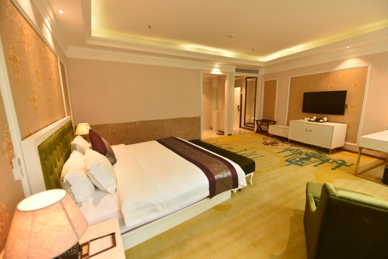 Hong Grand Hotel Mong Cai