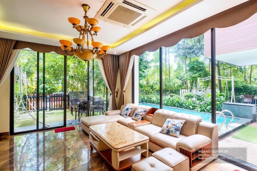 Hoàng Quyên 9 Flamingo đại Lải Hà Nội