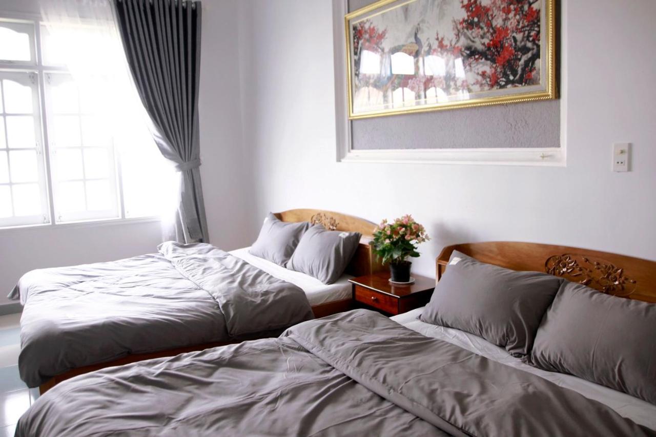 Guest house Grey House *