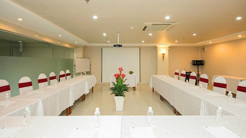 Hotel Reddoorz Premium White Lion Ho-Chi-Minh-Stadt