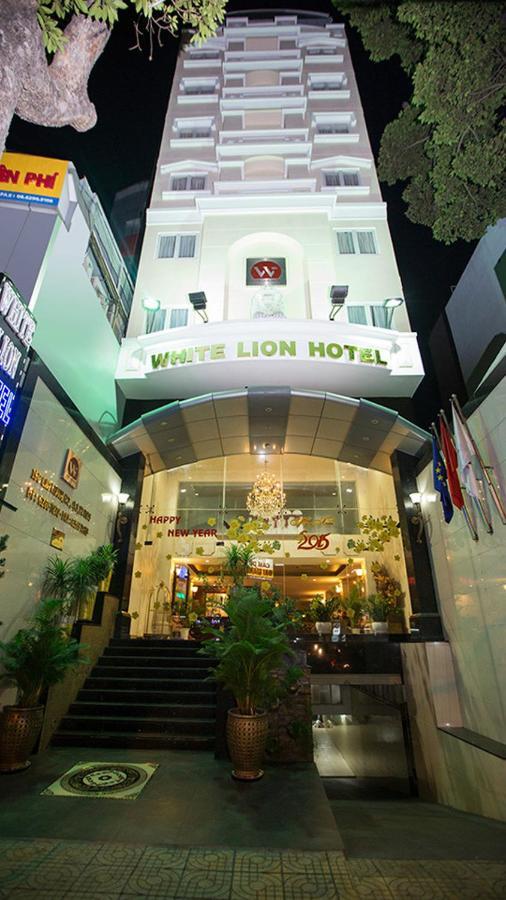 Reddoorz Premium White Lion