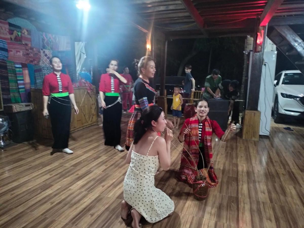 Truong Huy * Mai Châu