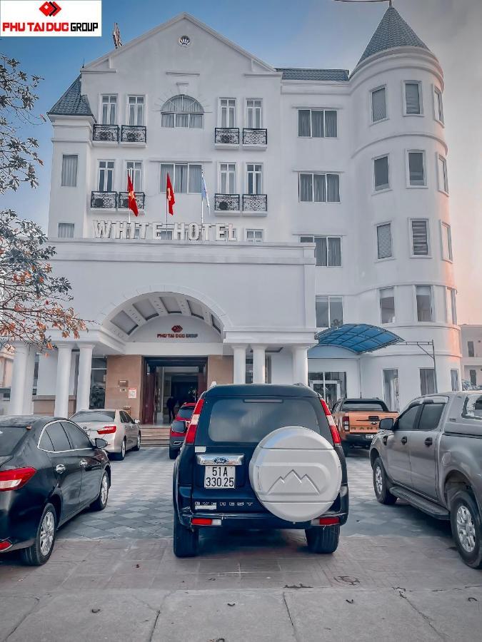 Hotel White 3*