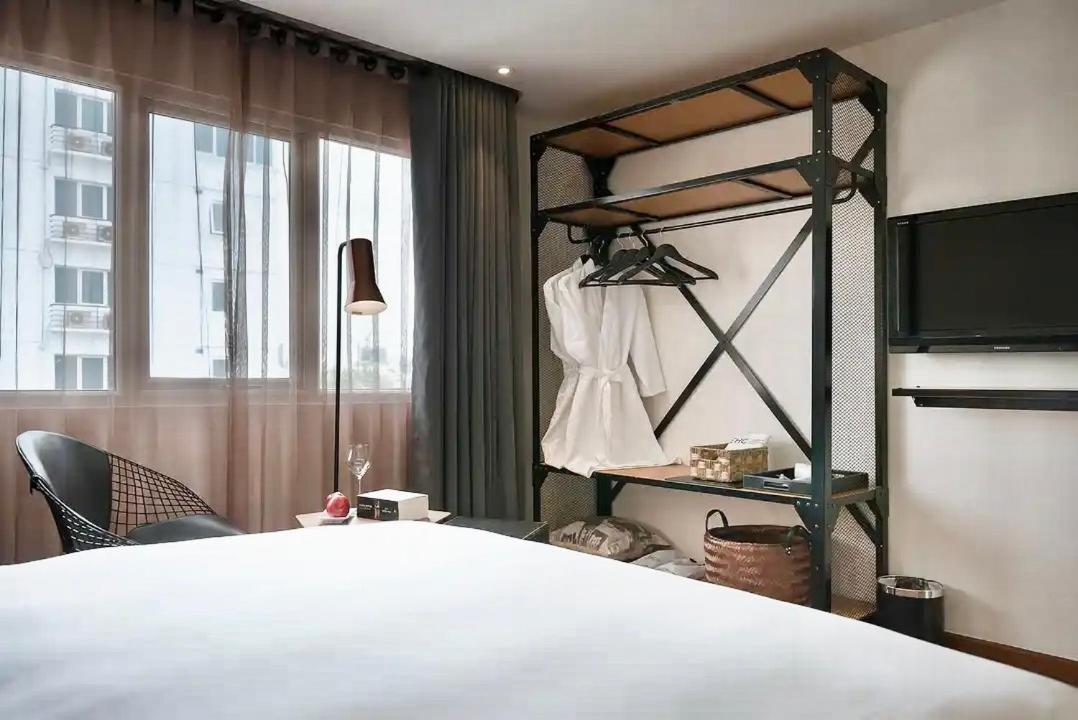 C Hotel- De Tham Bui Vien Walking Street 3*