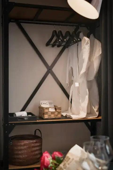 C Hotel- De Tham Bui Vien Walking Street Hotel 3*
