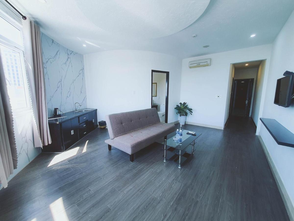 Hotel D-life & 2*