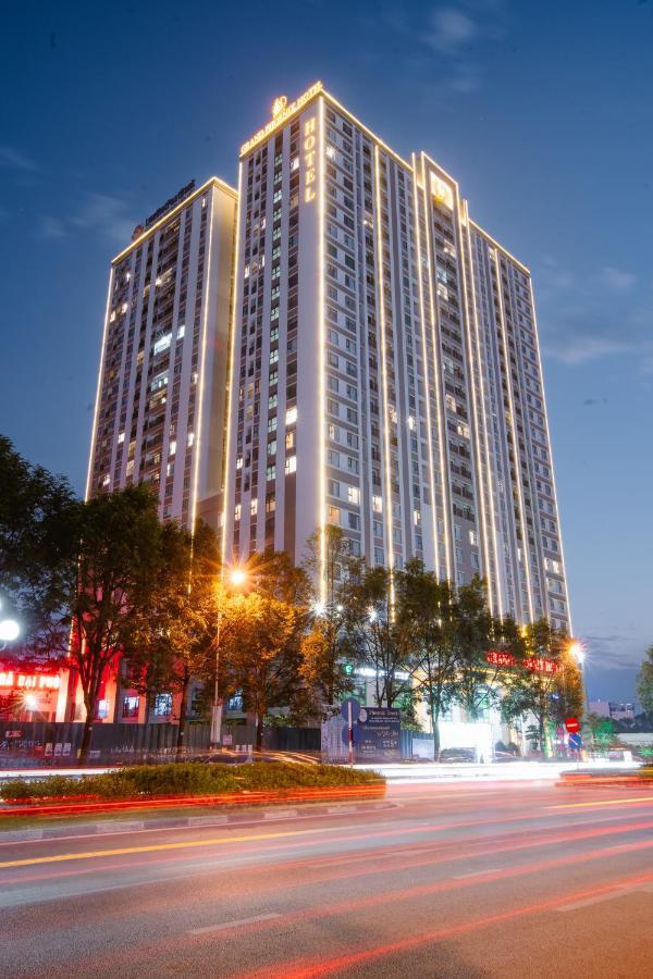 Grand Phoenix