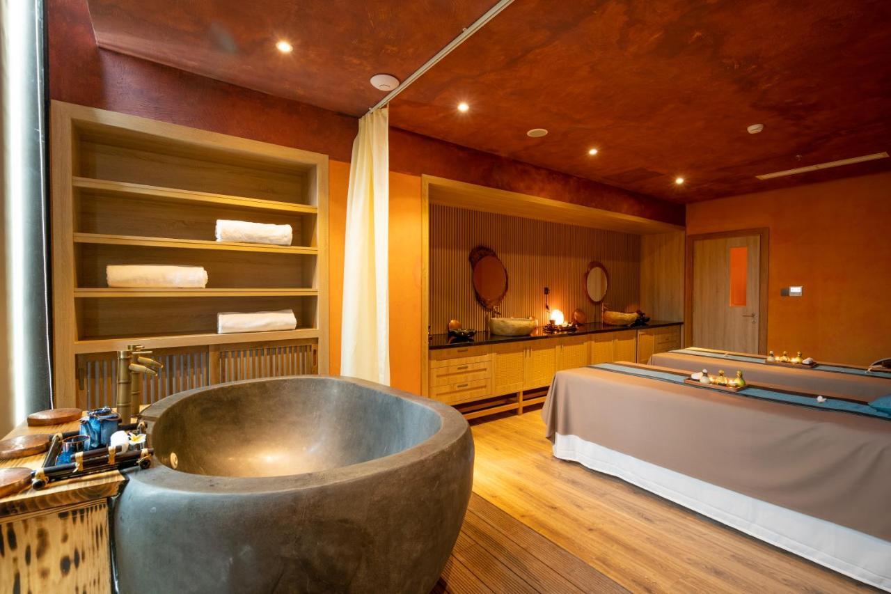 Sala Grand Tuyhoa Khách sạn 5*