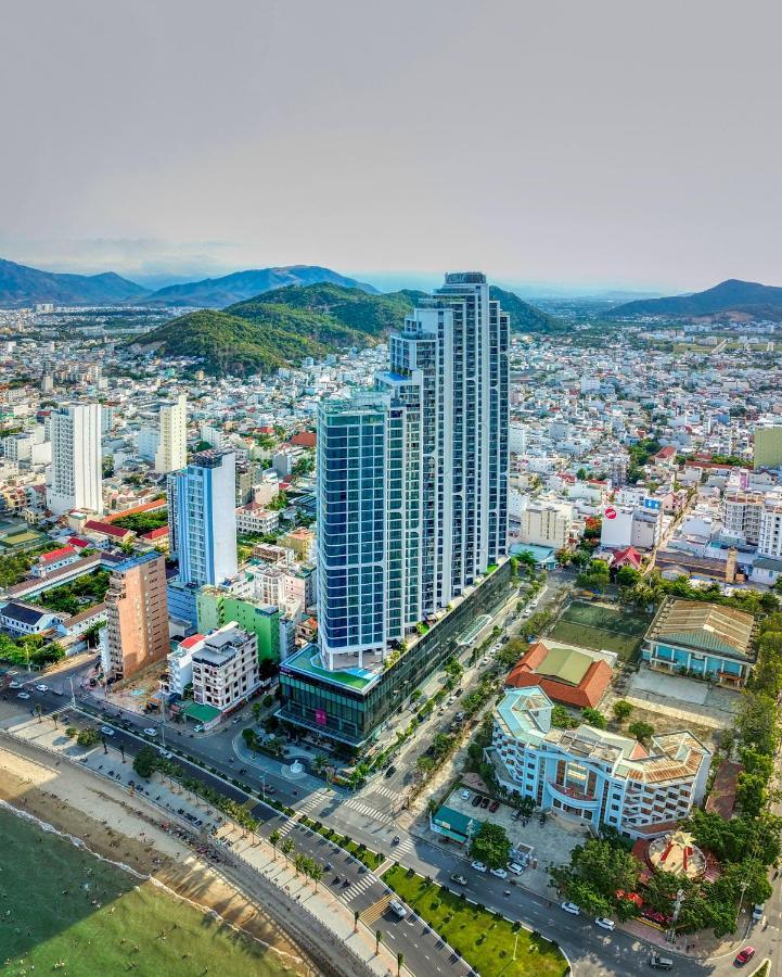 S Lux Scenia Bay Apartment