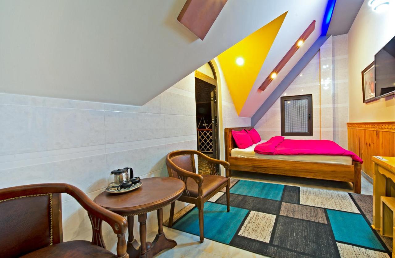 Vuong Bao Bed & Breakfast *