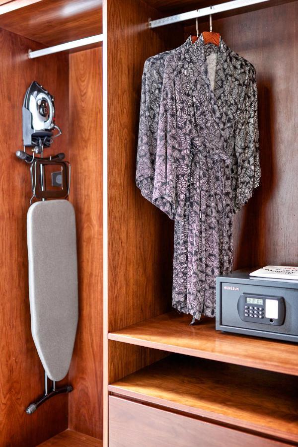 Ravatel Luxury Hotel 4*